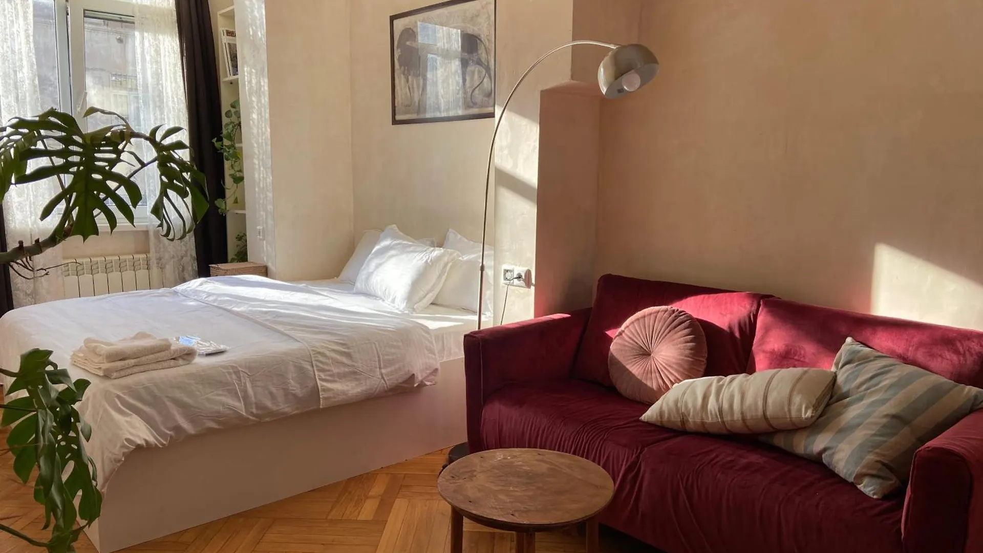 Capsula Albergue Tiflis Georgia